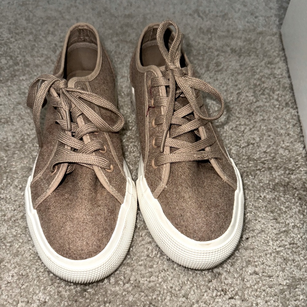 Tan tennis shoes